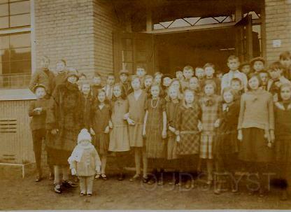 Een klas omstreeks 1935 (bron: oudseyst.nl)